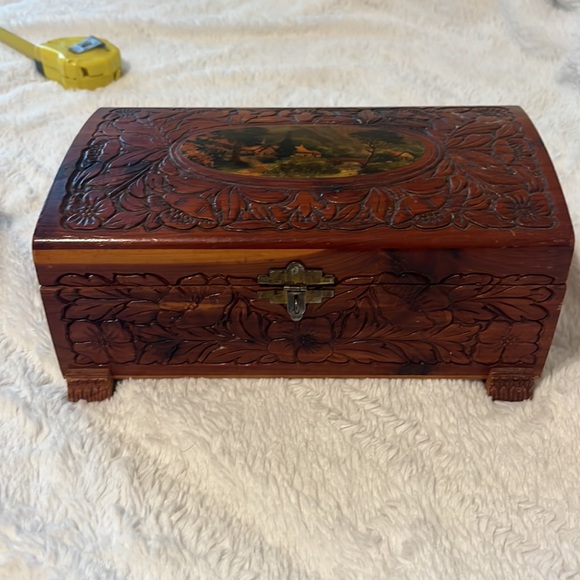 Vintage Wood Cedar Chest Box /Carved Wood/ 1950s - Picture 2 of 8